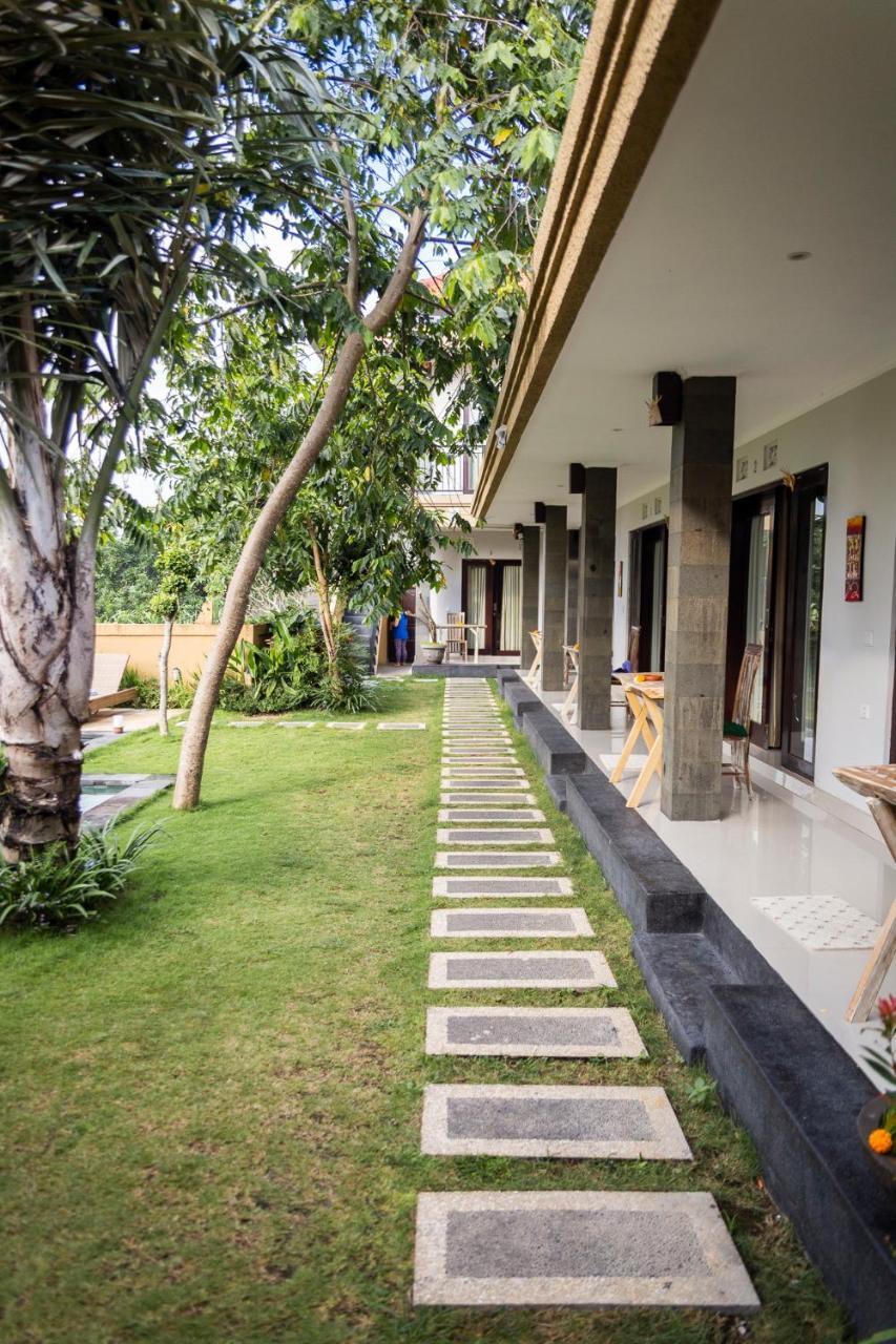 Umah Tikari Guesthouse Canggu Extérieur photo