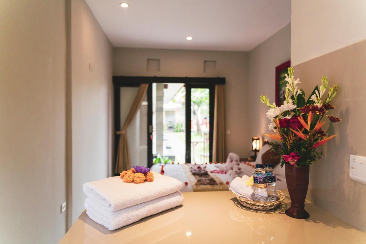 Umah Tikari Guesthouse Canggu Extérieur photo
